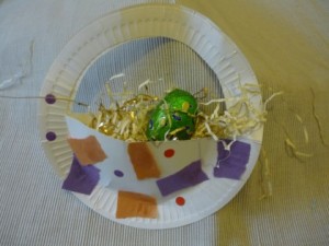 Read more about the article Paper plate Easter basket